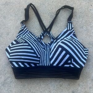 Victoria's Secret Black /White Design Padded Sports Bra Women's Size 34D